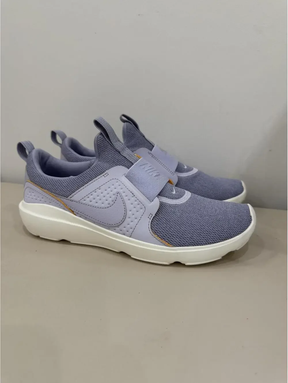 Nike Slip-On Knit Sneakers Lavender Blue White *missing insoles Size 8.5